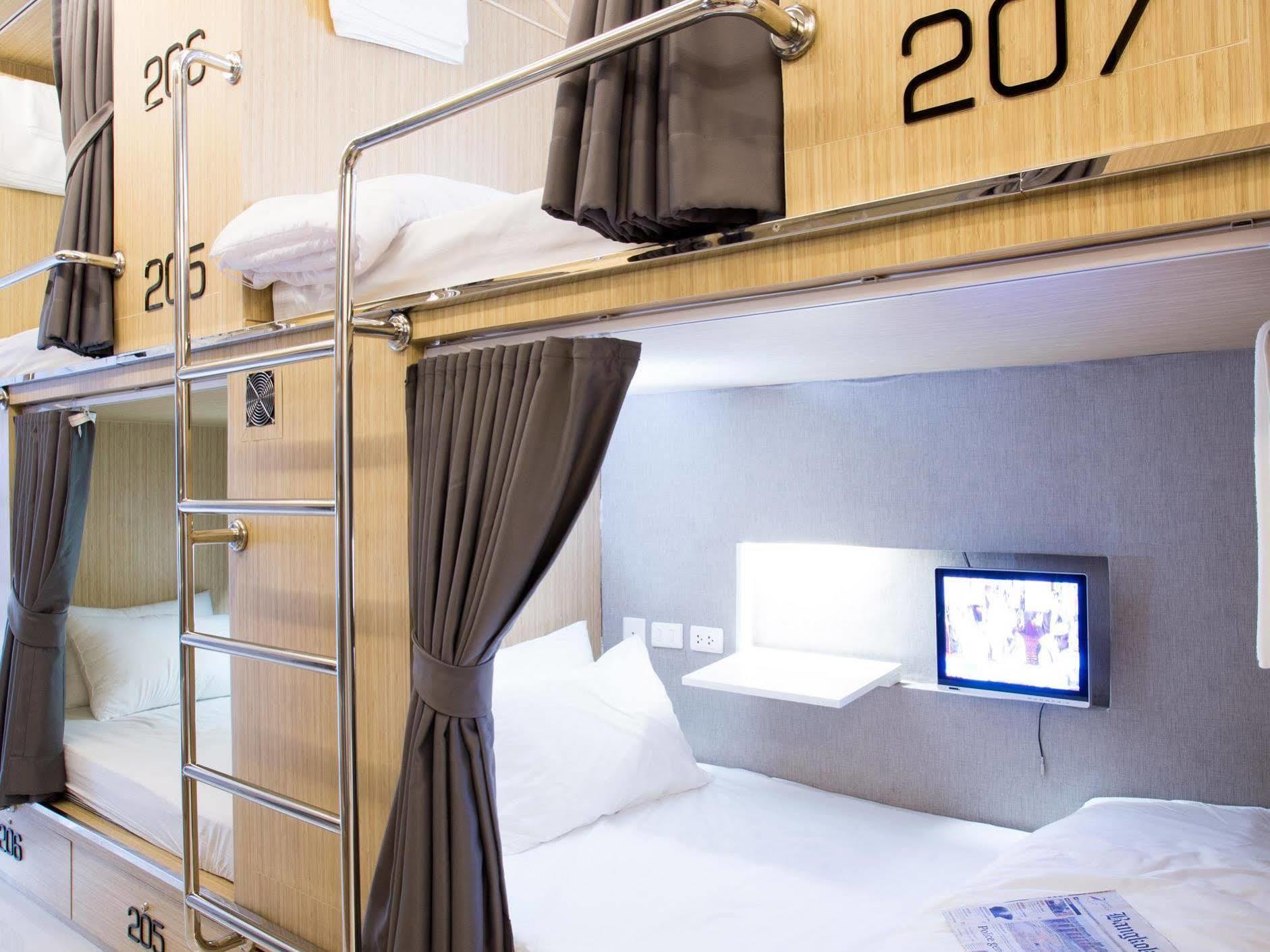 Sleeplab Hostel Банкок Екстериор снимка